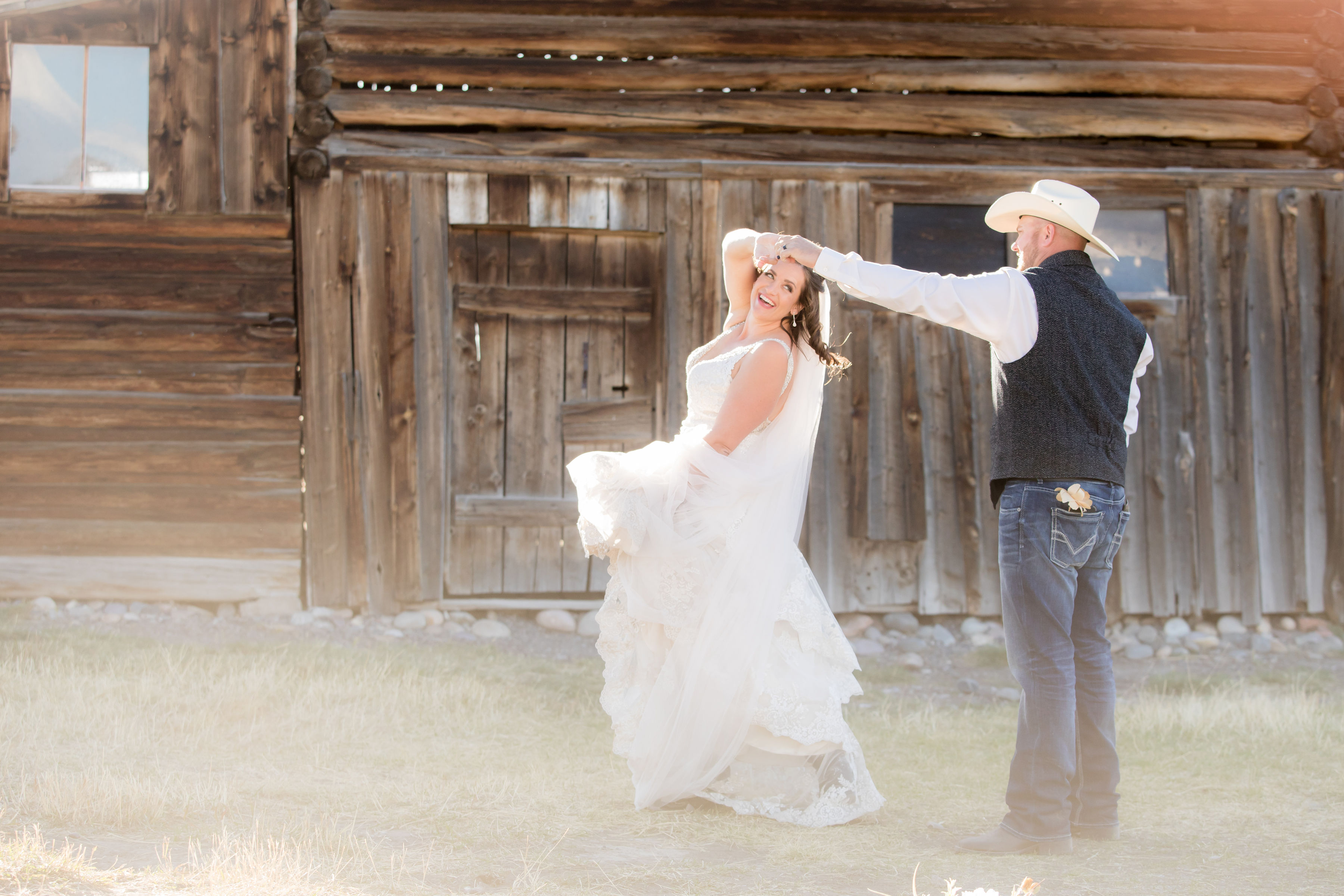 Fall weddings in Wyoming