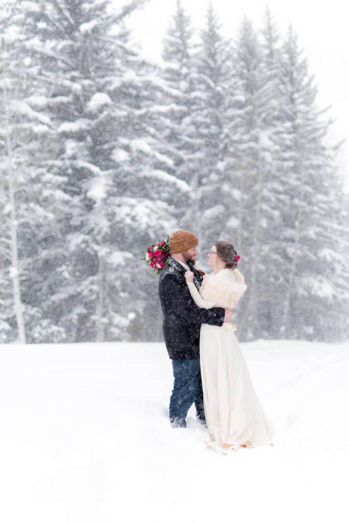 Winter wedding photography in Jackson Hole by Jamye Chrisman